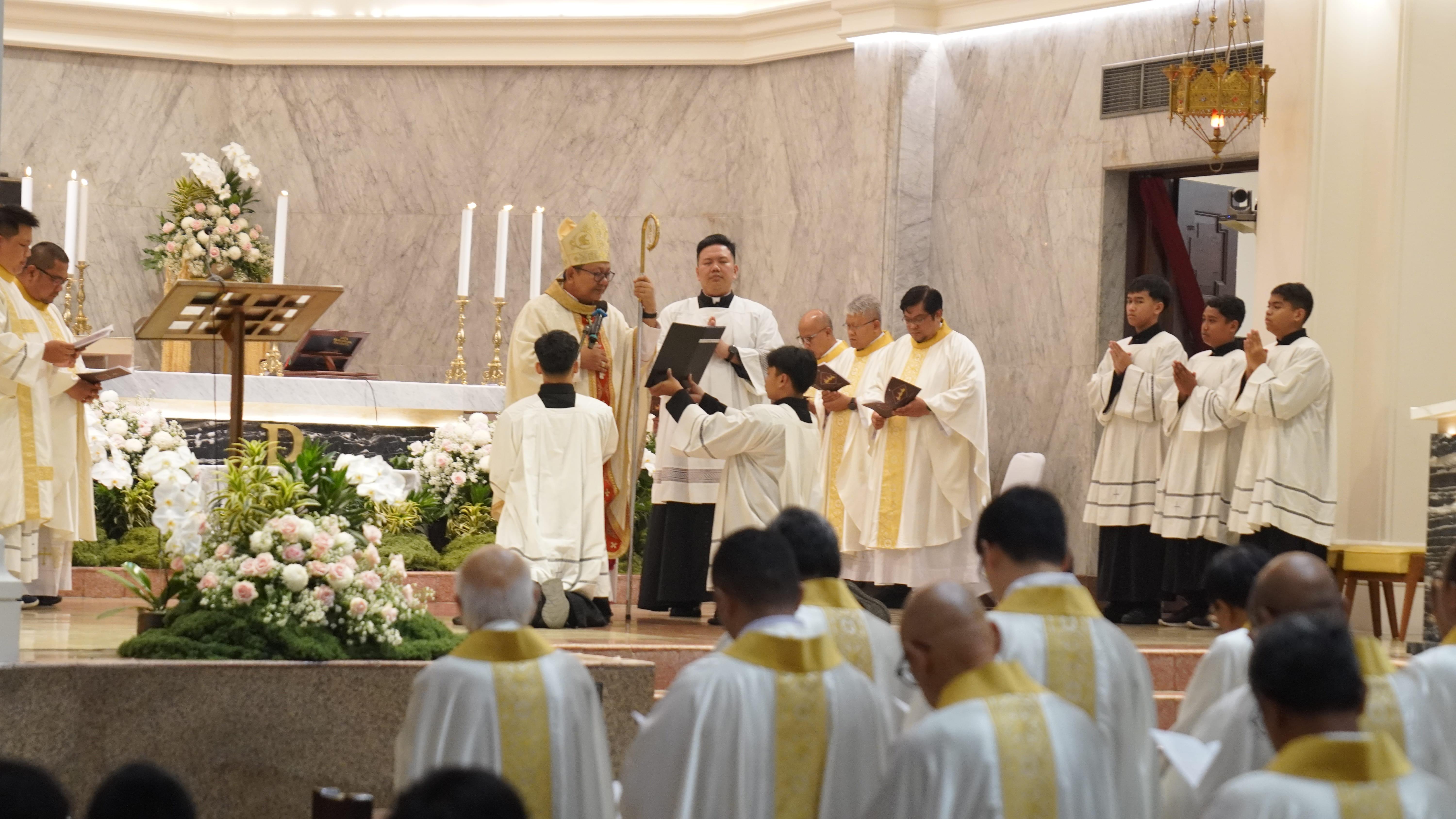 MISA KRISMA & PEMBAHARUAN JANJI IMAMAT KEUSKUPAN SURABAYA