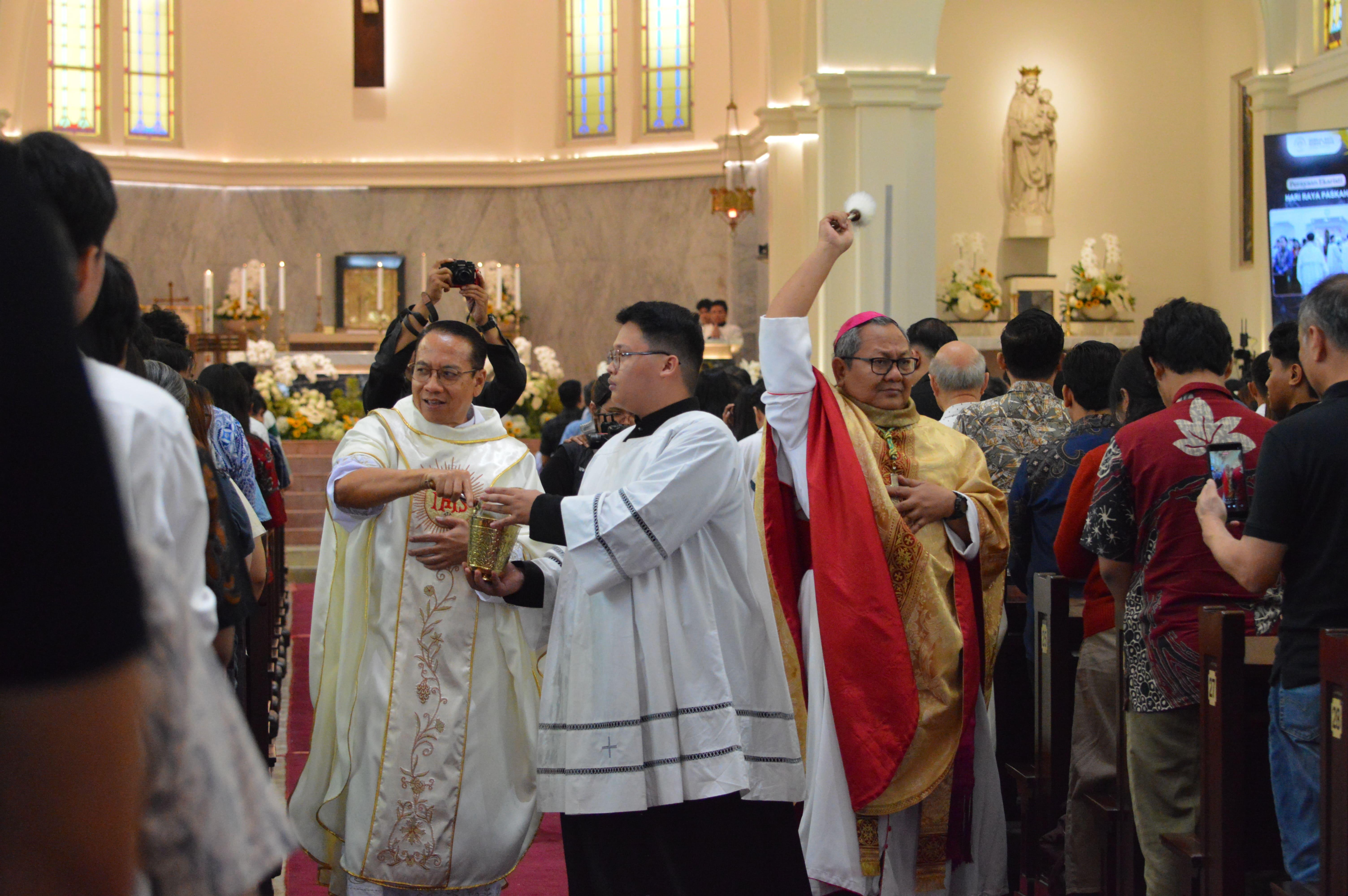 Perayaan Paskah Minggu di Gereja HKY